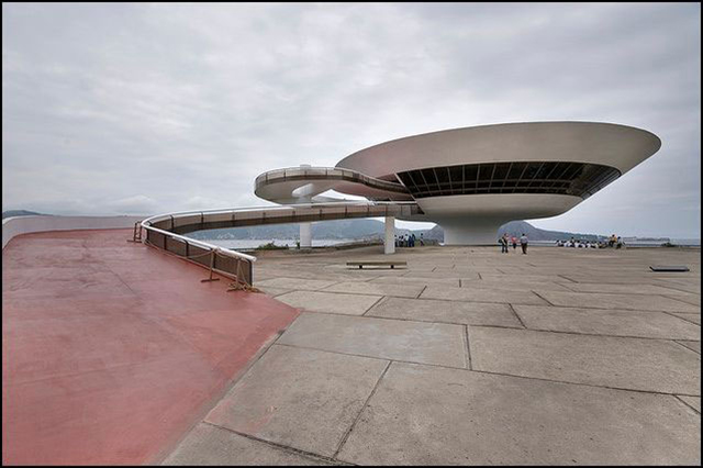 Oscar Niemeyer